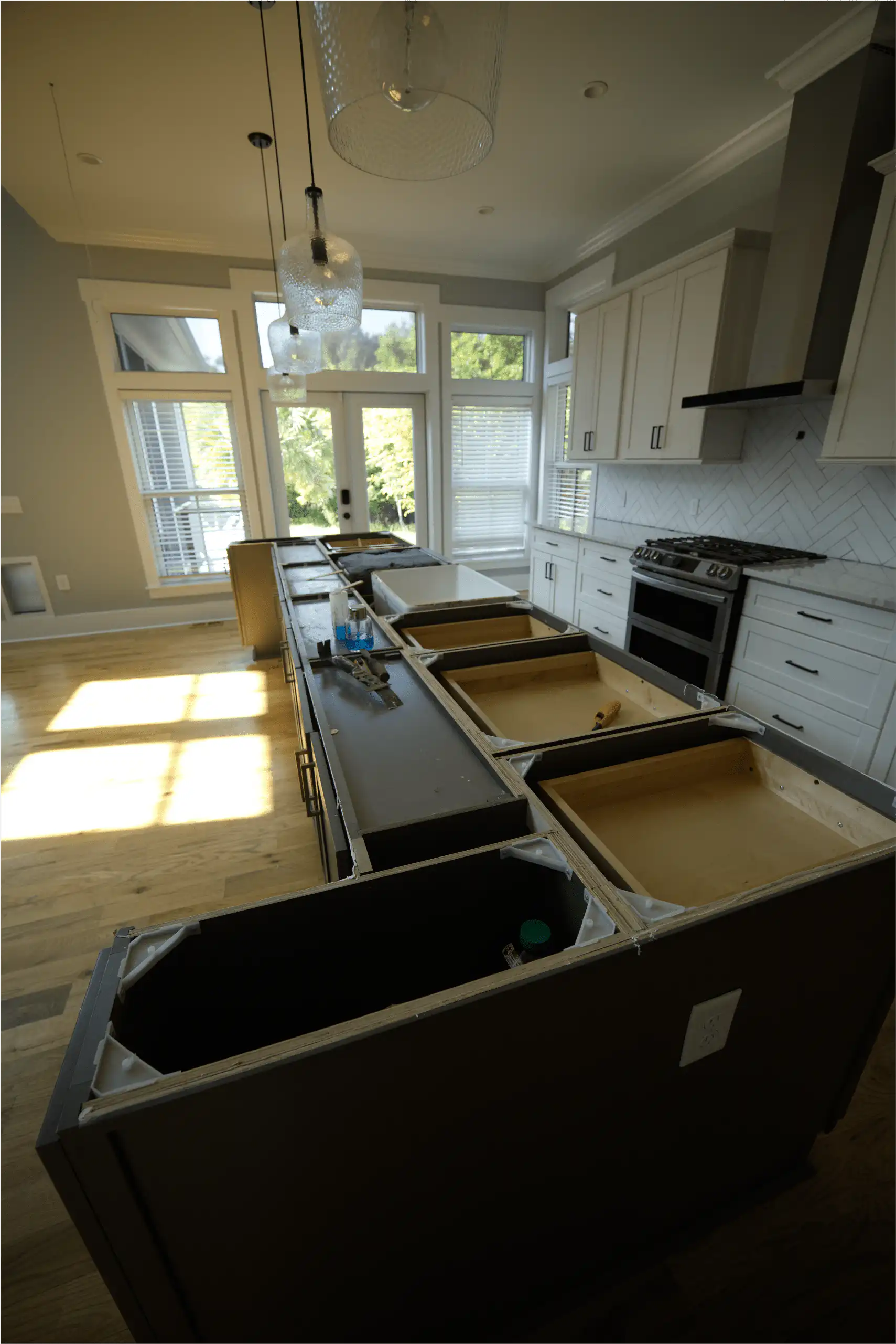 How to Choose a Quartzite Island Slab