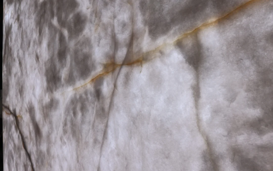 Quartzite vs Quartz Countertops: How to Tell Them Apart and Which One to Choose